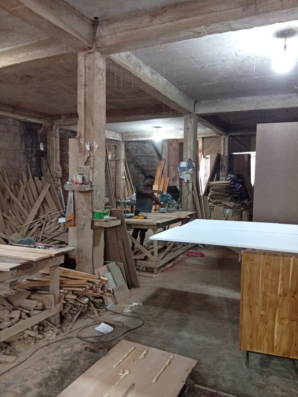 Cutting and preparation tables